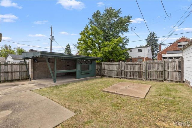 5941 Park Lane, St Louis, MO 63147