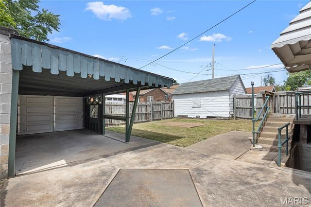 5941 Park Lane, St Louis, MO 63147