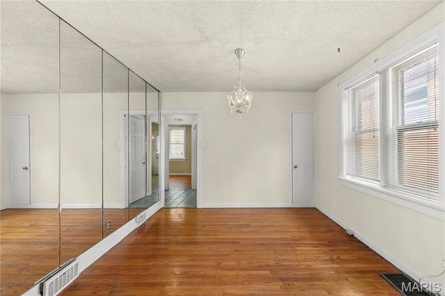 5941 Park Lane, St Louis, MO 63147