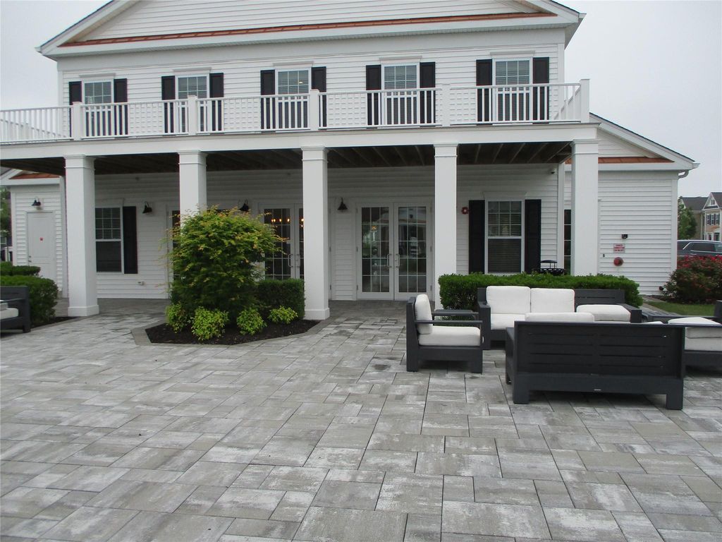 24 Bayard Drive, East Islip, NY 11730