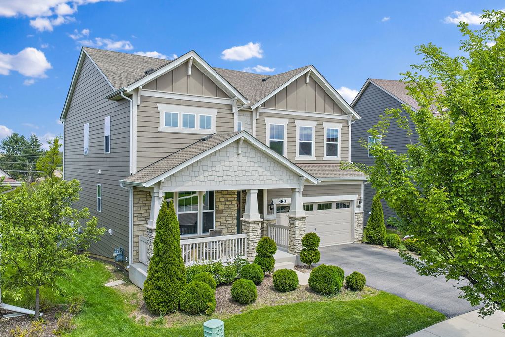 Image 36 of property listing at 380 Hamilton Road, St. Charles, IL 60175