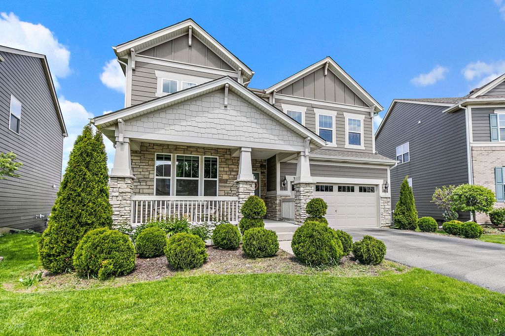 Image 5 of property listing at 380 Hamilton Road, St. Charles, IL 60175