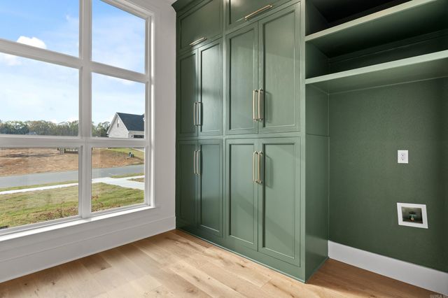 1600 Dolphin, Conway, AR 72034