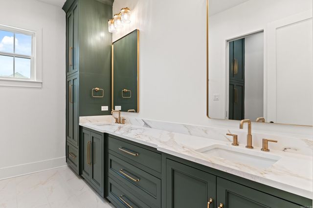 1600 Dolphin, Conway, AR 72034