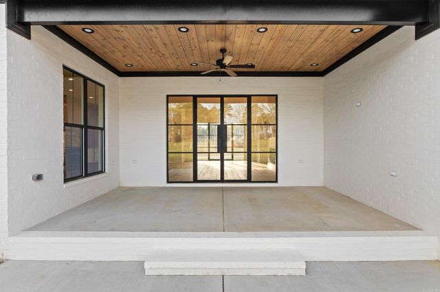 1600 Dolphin, Conway, AR 72034