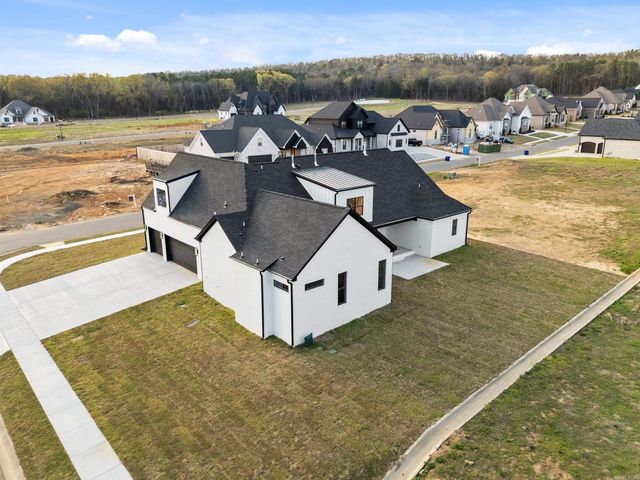 1600 Dolphin, Conway, AR 72034