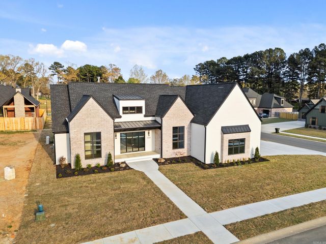 1600 Dolphin, Conway, AR 72034