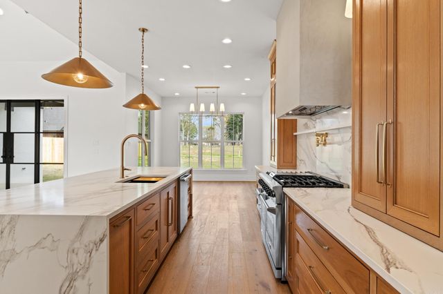 1600 Dolphin, Conway, AR 72034