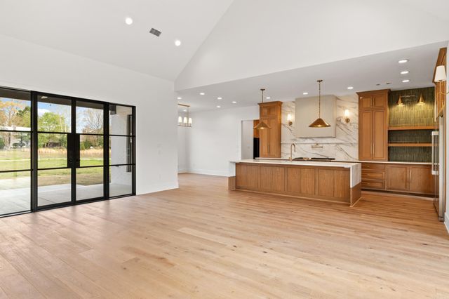 1600 Dolphin, Conway, AR 72034