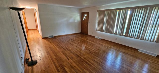 823 Wayne Drive, Heath, OH 43056