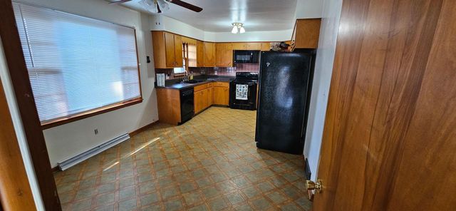 823 Wayne Drive, Heath, OH 43056