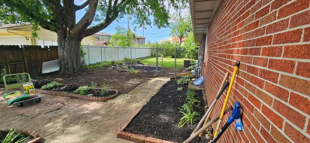 823 Wayne Drive, Heath, OH 43056