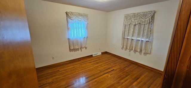 823 Wayne Drive, Heath, OH 43056