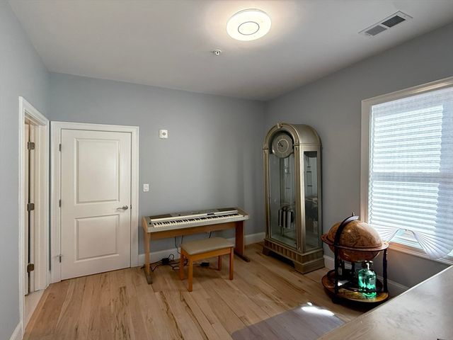 7 Waumbeck St 3, Boston, MA 02121
