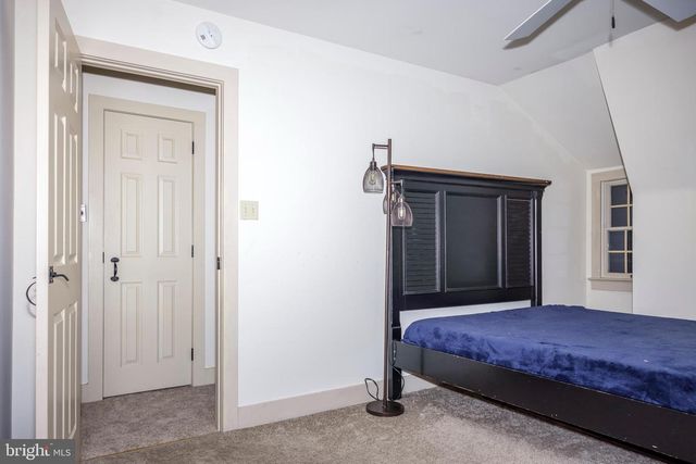 8132 COVERED BRIDGE RD, Quakertown, PA 18951