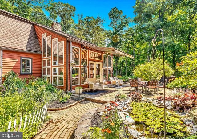 8132 COVERED BRIDGE RD, Quakertown, PA 18951