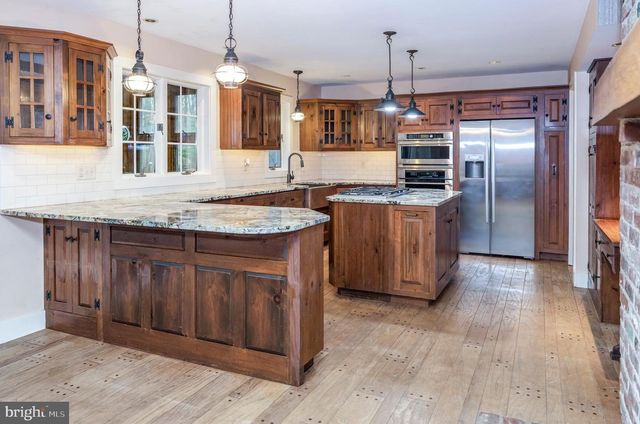 8132 COVERED BRIDGE RD, Quakertown, PA 18951