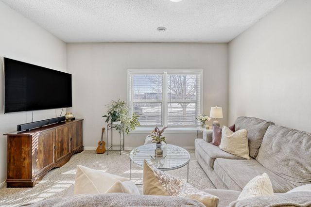 846 10th Avenue N, Minneapolis, MN 55411