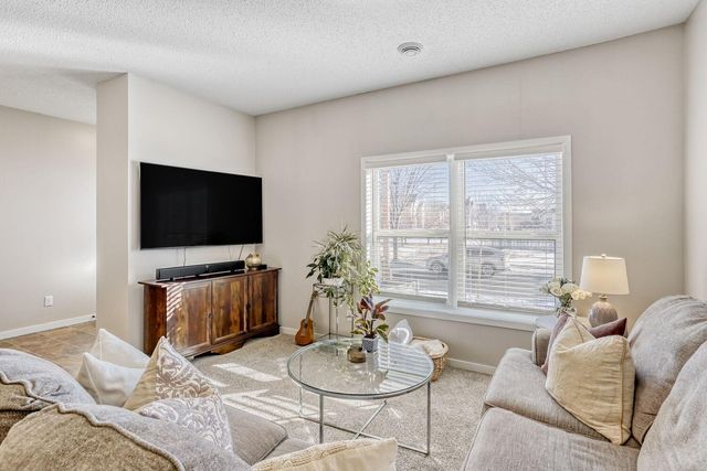 846 10th Avenue N, Minneapolis, MN 55411