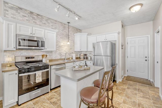 846 10th Avenue N, Minneapolis, MN 55411