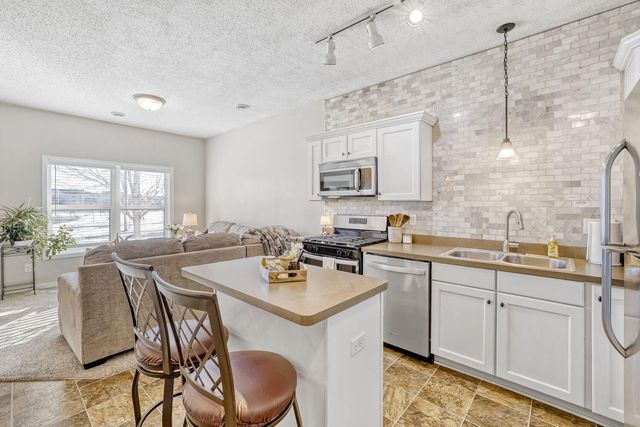 846 10th Avenue N, Minneapolis, MN 55411