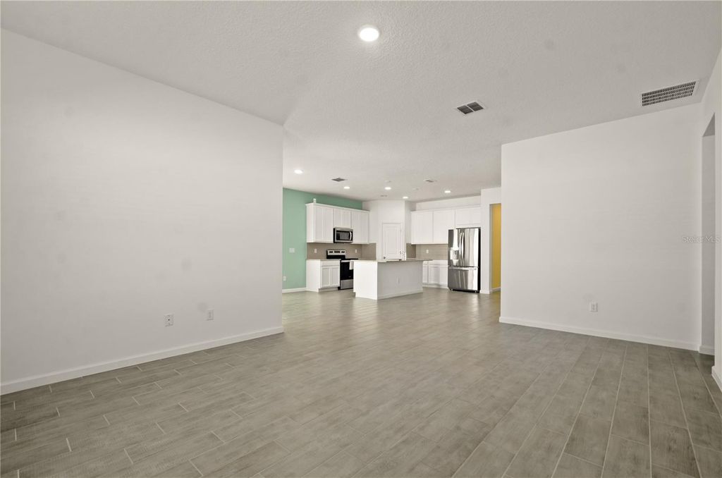 Image 12 of property listing at 1078 CHELAN FALLS DRIVE, Deland, FL 32724