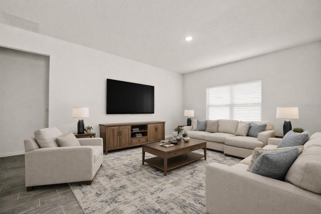 Image 13 of property listing at 1078 CHELAN FALLS DRIVE, Deland, FL 32724