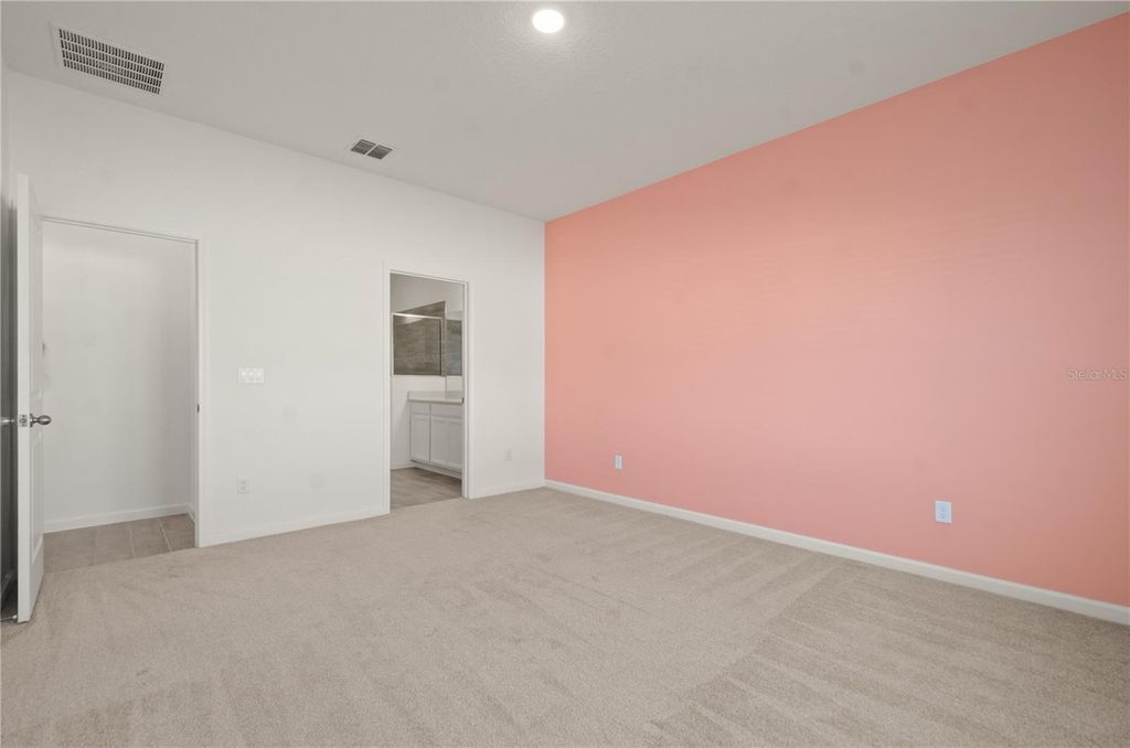 Image 16 of property listing at 1078 CHELAN FALLS DRIVE, Deland, FL 32724