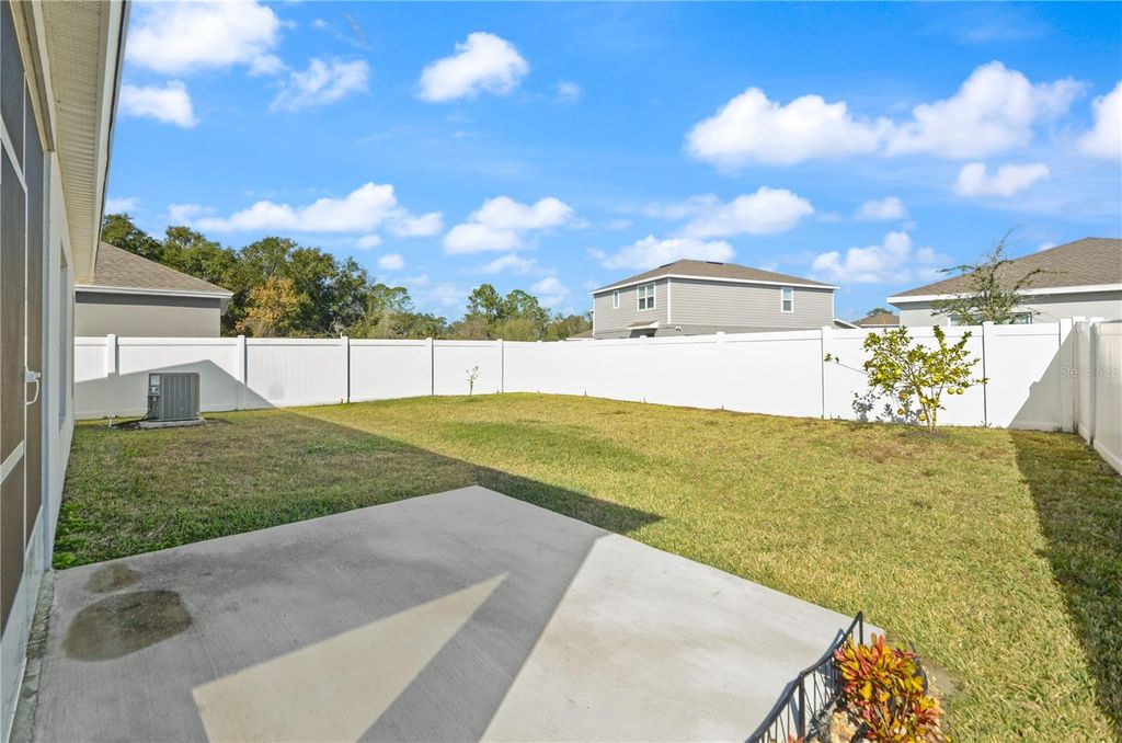 Image 20 of property listing at 1078 CHELAN FALLS DRIVE, Deland, FL 32724