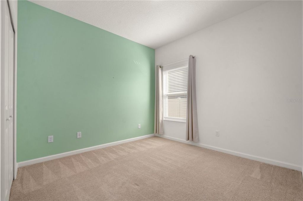 Image 5 of property listing at 1078 CHELAN FALLS DRIVE, Deland, FL 32724