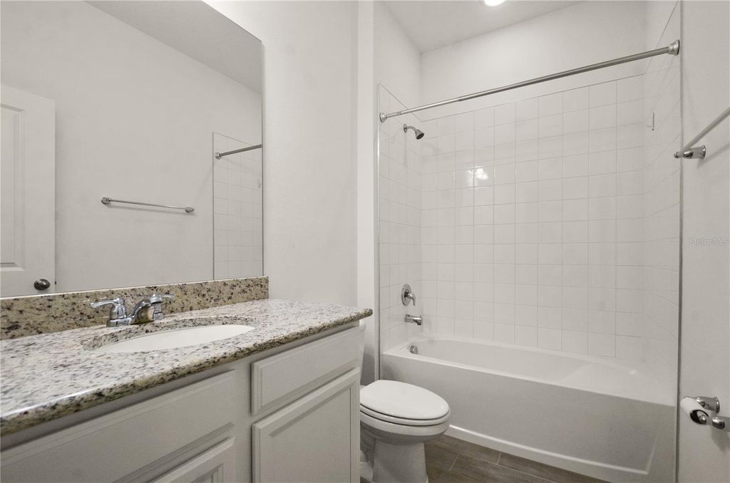 Image 6 of property listing at 1078 CHELAN FALLS DRIVE, Deland, FL 32724