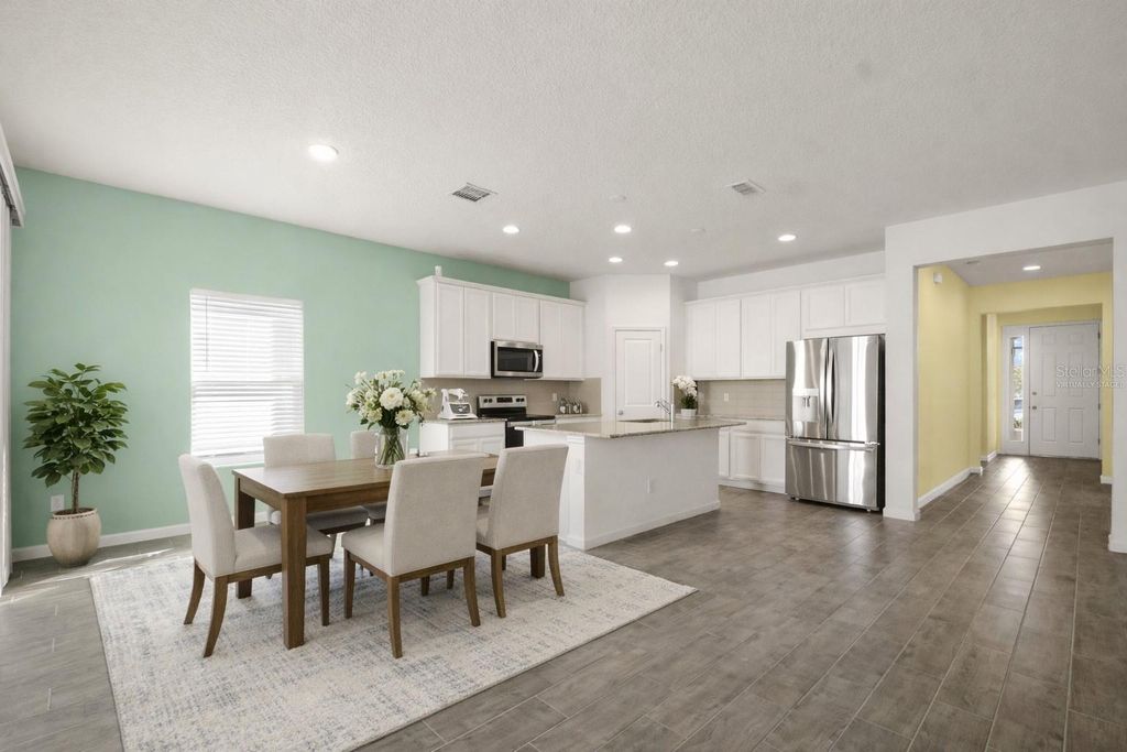 Image 10 of property listing at 1078 CHELAN FALLS DRIVE, Deland, FL 32724