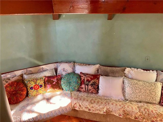 23228 Brookside, Crestline, CA 92325