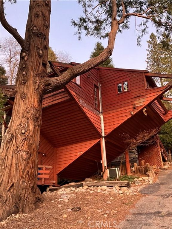 23228 Brookside, Crestline, CA 92325