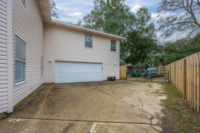 255 Edge Avenue, Valparaiso, FL 32580