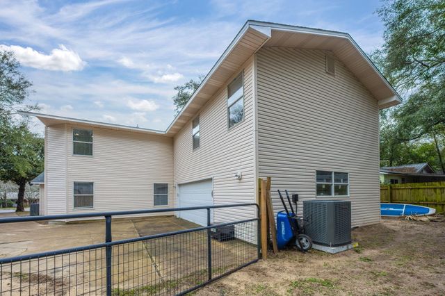 255 Edge Avenue, Valparaiso, FL 32580