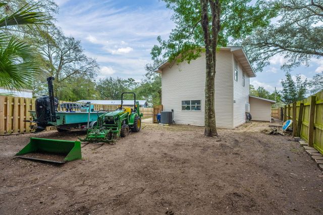 255 Edge Avenue, Valparaiso, FL 32580