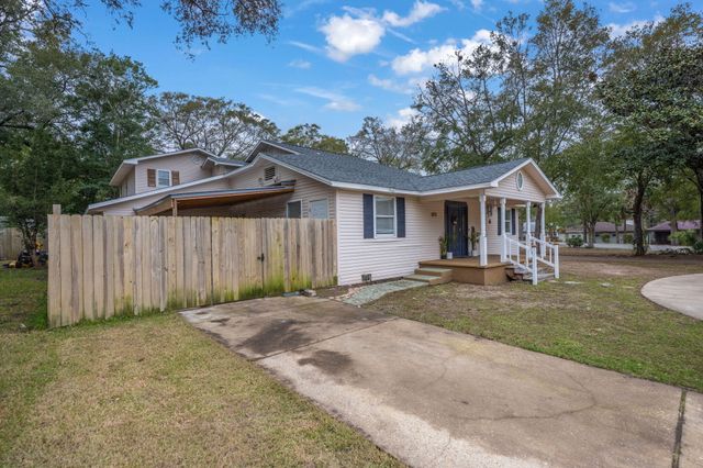 255 Edge Avenue, Valparaiso, FL 32580