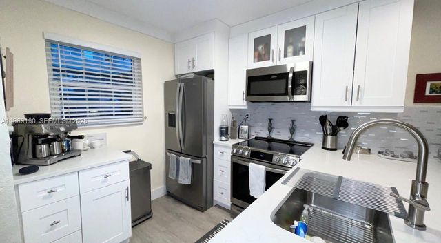 633 NE 2nd Ave 5, Fort Lauderdale, FL 33304