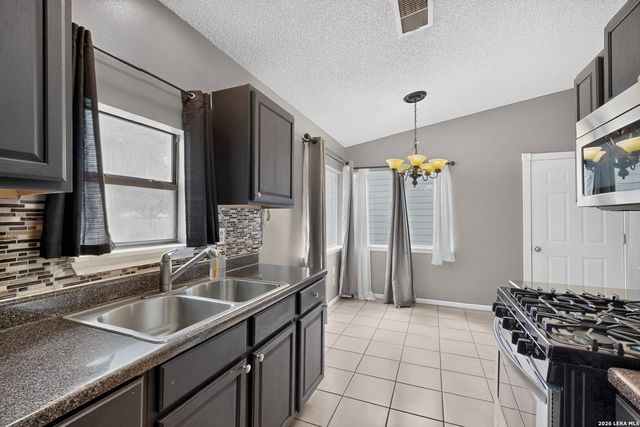 8723 Meadow Song, Converse, TX 78109