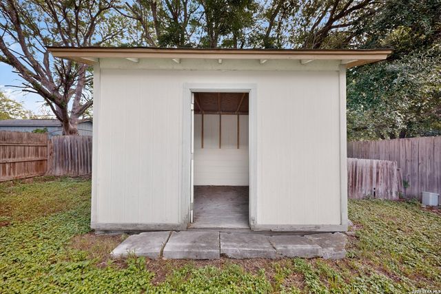 8723 Meadow Song, Converse, TX 78109