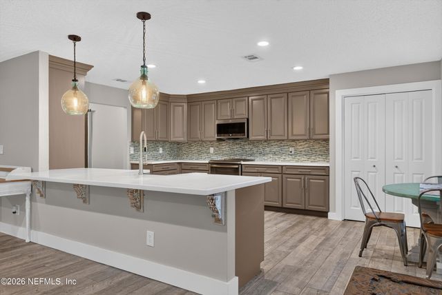 4002 SCENIC Drive, Middleburg, FL 32068