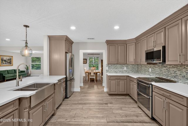 4002 SCENIC Drive, Middleburg, FL 32068