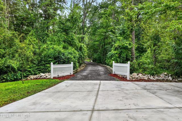 4002 SCENIC Drive, Middleburg, FL 32068
