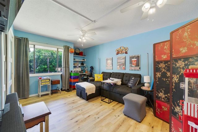 1051 S HIGHLAND STREET 7D, Mount Dora, FL 32757