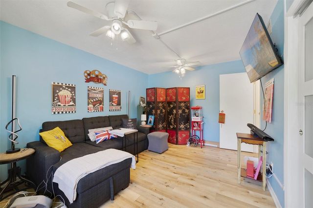1051 S HIGHLAND STREET 7D, Mount Dora, FL 32757