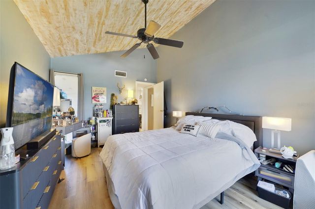 1051 S HIGHLAND STREET 7D, Mount Dora, FL 32757