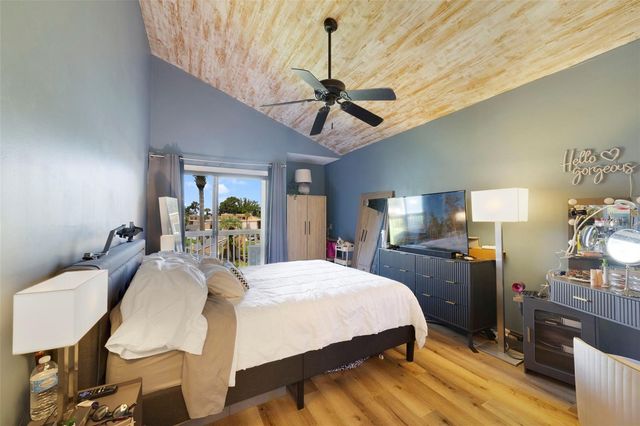 1051 S HIGHLAND STREET 7D, Mount Dora, FL 32757