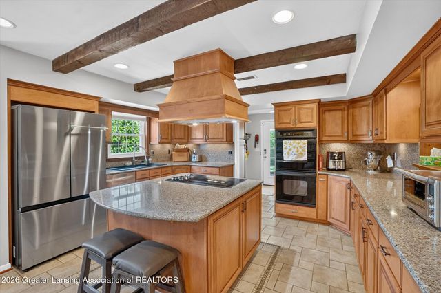 4426 Barton Road, Lansing, MI 48917