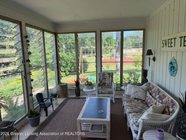 4426 Barton Road, Lansing, MI 48917